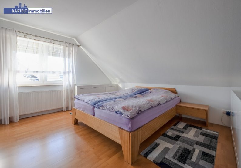 Schlafzimmer DG