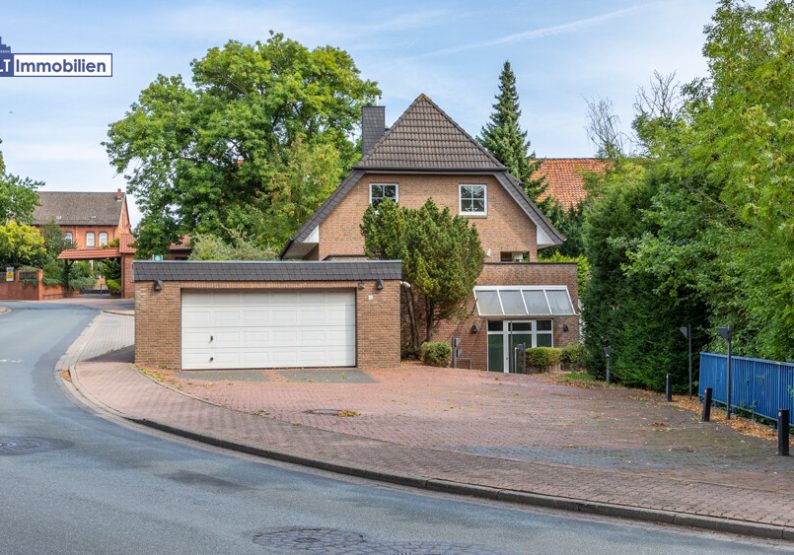Garage und Parkplätze